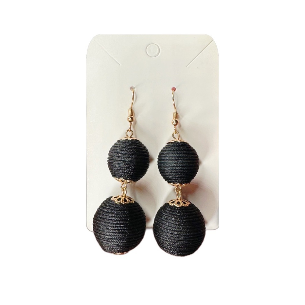 5/$25 😻 Black and Gold Textile Beaded Dangle Earrings with Gold-Tone Detail